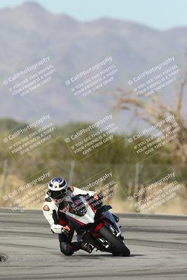 media/Dec-01-2025-Moto Forza (Mon) [[2daa91e15f]]/1-Advanced Group/Session 3 (Turn 3)/